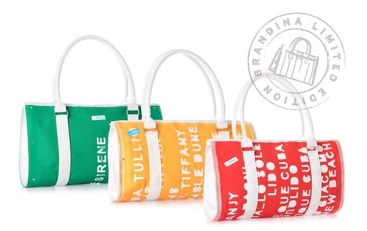 のインスタグラム：「Brandina the Original presenta la nuova Limited Edition DNA. Realizzata artigianalmente con il tessuto dei lettini da mare riciclato, ogni DNA è unica e con stampe diverse in ogni modello. Disponibile in diversi colori, tra cui blu, giallo, verde e rosso e vendute all’interno della propria scatola in legno. - #brandinatheoriginal #brandina #limitededition #colors #stripes  #fashiongirl #shoppingonline #spring2019 #bagoftheday #shoppingtime #shoppingbag #murano #fashionblogger #fashionitaly #color #bag #bags #photooftheday #dna」