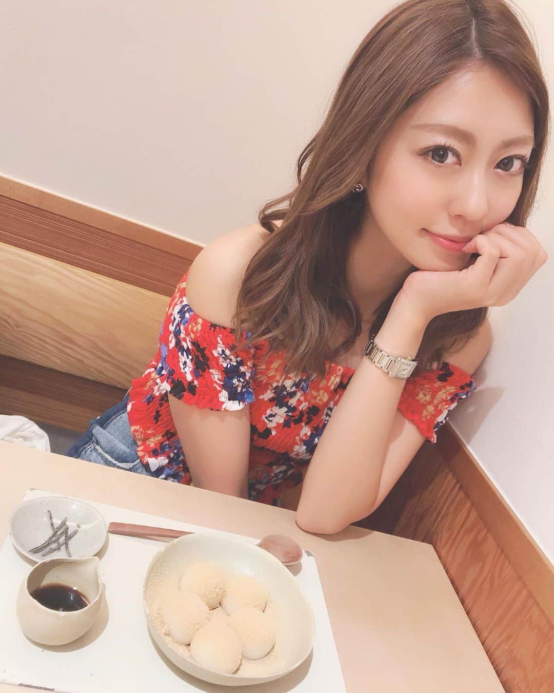 小山ひかるのグルメインスタ