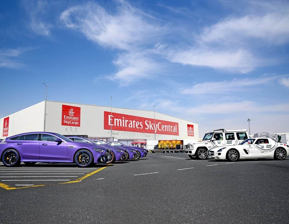 エミレーツ航空さんのインスタグラム写真 - (エミレーツ航空Instagram)「Emirates SkyCargo will be flying @thepurpleteam - four Mercedes AMG GT63s 4MATIC+ cars for Gargash from Dubai to the @Gumball3000 rally and back. Emirates SkyCargo is partnering with Gargash for the second year in a row to transport cars for the rally.  #FlyEmiratesFlyBetter #EmiratesSkyCargo #MercedesBenz #Gumball3000 #ThePurpleTeam #Purplization」5月27日 23時00分 - emirates