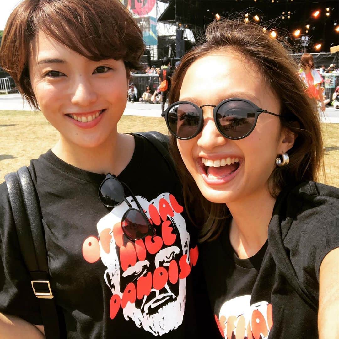 のインスタグラム：「. あやに誘われ初メトロック🥺 ワタシ音楽の流行にめちゃくちゃ疎いんだけどね、、、すっごい楽しかった！！ 今日ずっとPretender聴いてる笑 . #メトロック#official髭男dism」