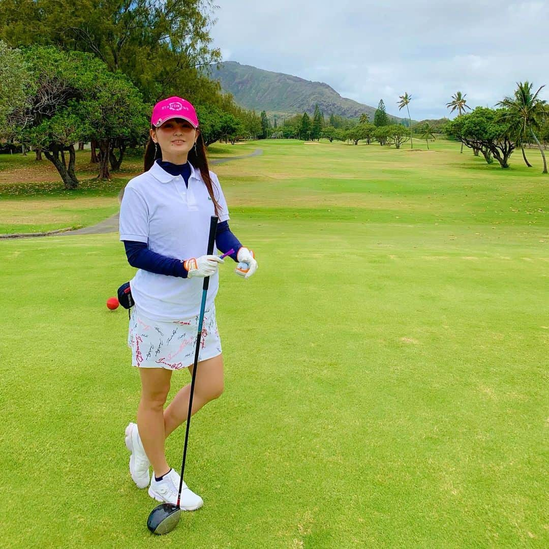 奥山夏織さんのインスタグラム写真 - (奥山夏織Instagram)「hawaiigolf coordinate✨ ・ tops #lacoste inner #callaway skirt #junandrope shoes #pearlygates  callaway cap #standrews ・・・ #hawaiigolf #ハワイゴルフ #golf #golf女子 #ゴルフ#ゴルフ日和 #ちゃぉりgolf #hawaii #ハワイ #リゾート地 #resort #南国 #hawaiitravel #golfcoordinate #ゴルフコーディネート #hawaiikaigolf」5月27日 17時38分 - okuyama_kaori