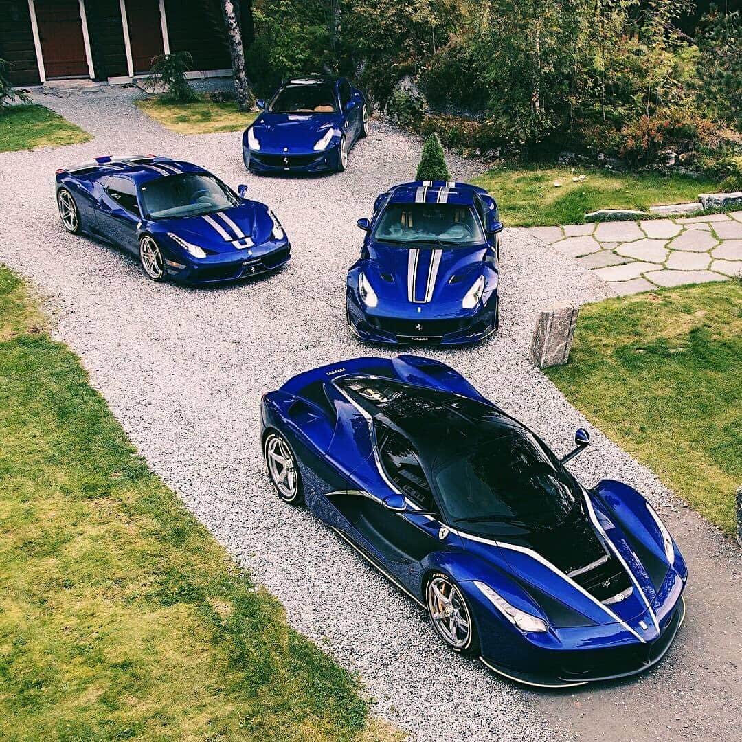 Ferrari APACさんのインスタグラム写真 - (Ferrari APACInstagram)「Meet the blue squad that are giving us super cool vibes! These cars definitely stand out from the rest out there with its royal blue hue! #Ferrari #LaFerrari #FerrariLaFerrari #F12tdf #FerrariF1tdf #458SpecialeA #Ferrari458SpecialeA #FF #FerrariFF #CavallinoRampante 📷: @henryjmw」5月27日 17時47分 - ferrariapac