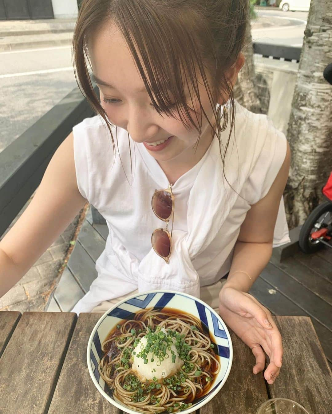 鹿沼憂妃さんのインスタグラム写真 - (鹿沼憂妃Instagram)「川上庵♥️ テラスで気持ちよく食べました🤤 お蕎麦も野沢菜さんも美味しかった🤤 #軽井沢 #お蕎麦 #川上庵 #おいしかった」5月27日 18時10分 - shika_0225