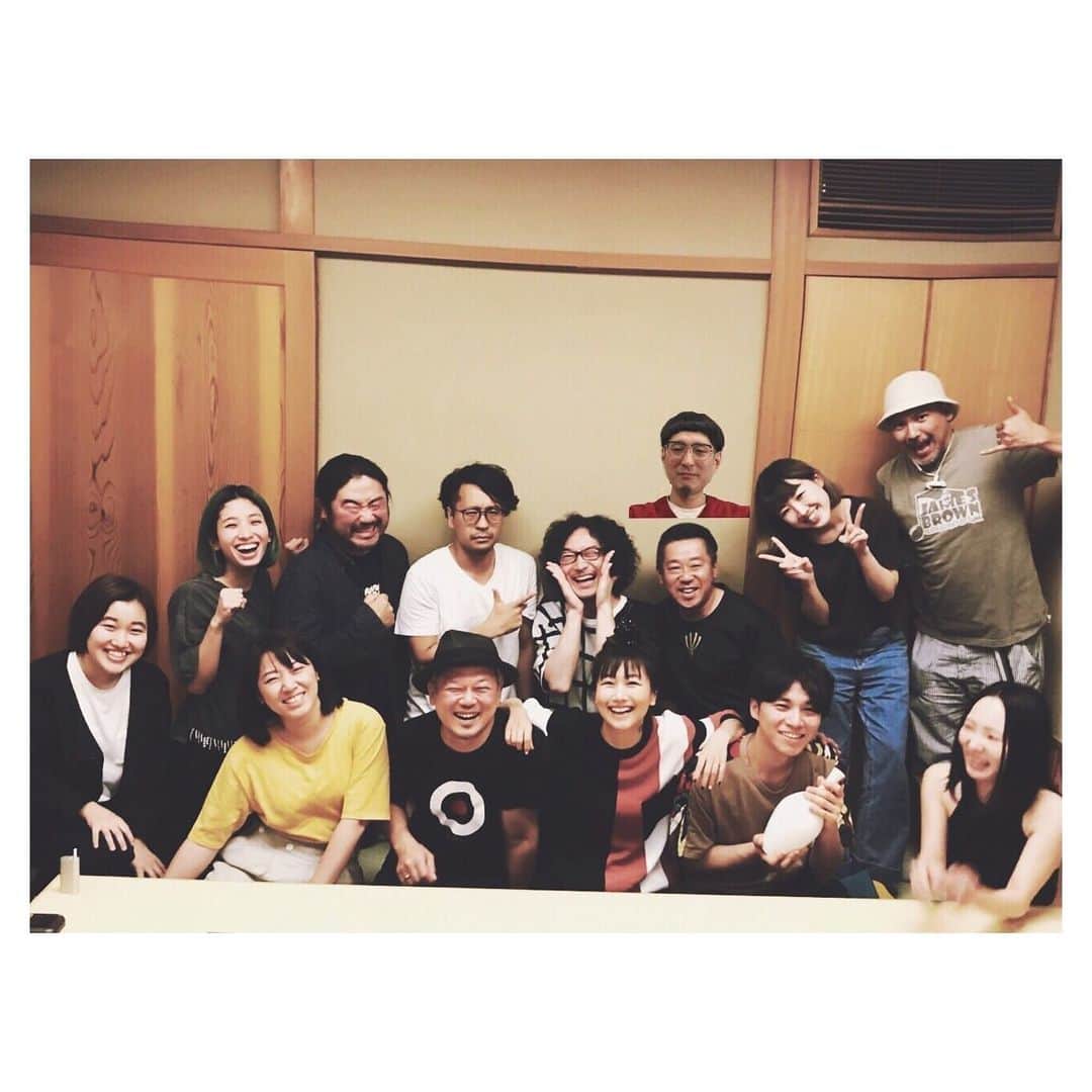 のインスタグラム：「YEッS。 仲間ッス。  AIO　#family #friends #party」