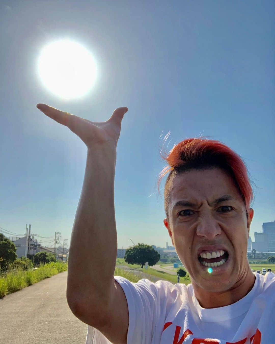 ツネ さんのインスタグラム写真 - (ツネ Instagram)「あぁぁーーっ！！ 今日も元気だぁぁー！！ 元気玉出ちゃうよなぁーー！！ ホットヒーヒー！！ #モーニングダッシュ #元気玉 #ホットヒーヒー #ツネは今日も元気だ」5月27日 18時06分 - happyman0812