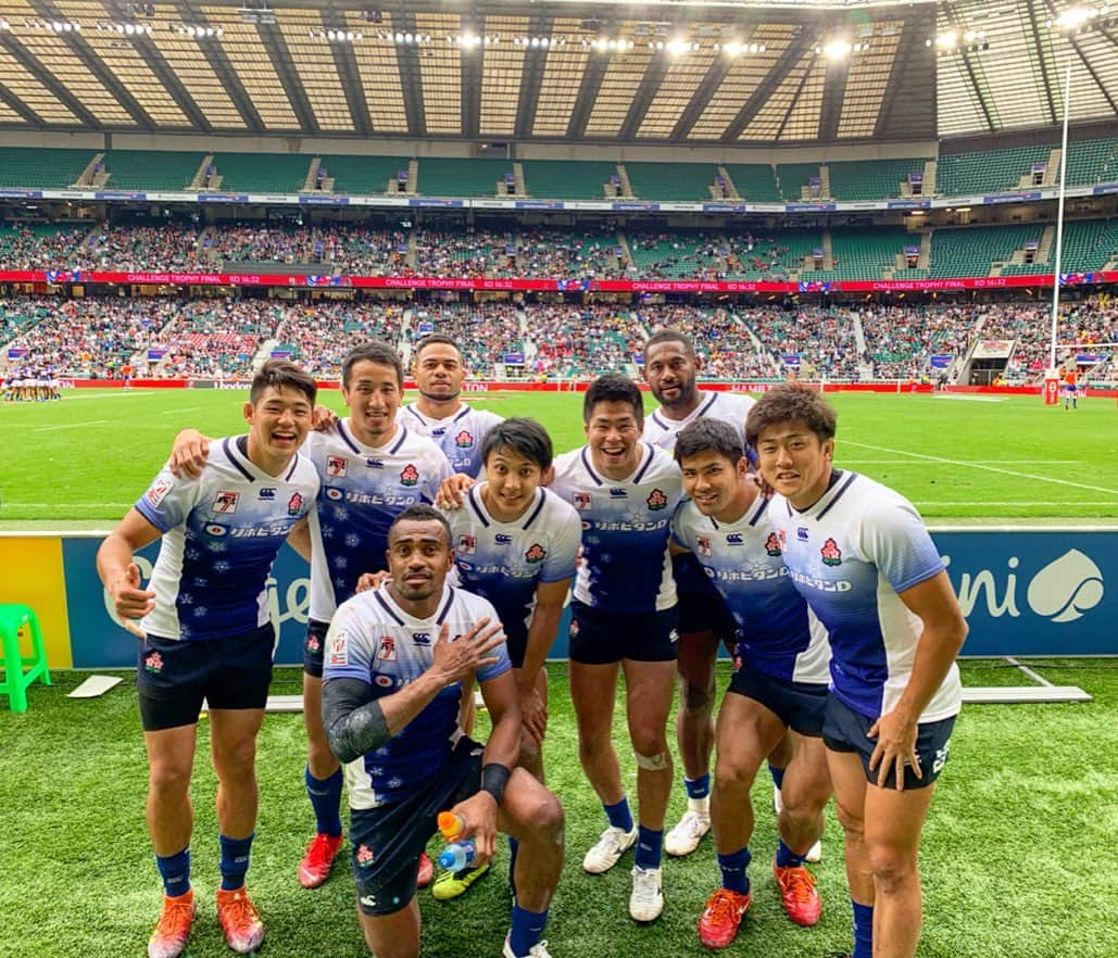 藤田慶和さんのインスタグラム写真 - (藤田慶和Instagram)「London7s🇬🇧 応援ありがとうございました🙇🏼‍♂️ イングランド代表🏴󠁧󠁢󠁥󠁮󠁧󠁿に日本代表史上初勝利をすることができました🇯🇵 Beat the England！！ 次のパリ大会も頑張ります🇫🇷 #歴史的勝利 #london7s #japan #sevens #セブンズ #日本代表 #ロンドン #セブンズ #9」5月27日 18時07分 - yoshikazu15