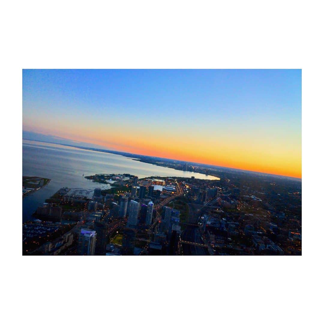 坂元葉月さんのインスタグラム写真 - (坂元葉月Instagram)「sunset. #canada #canadá #cntower #sunset」5月27日 18時20分 - wasuta_hazuki_sakamoto