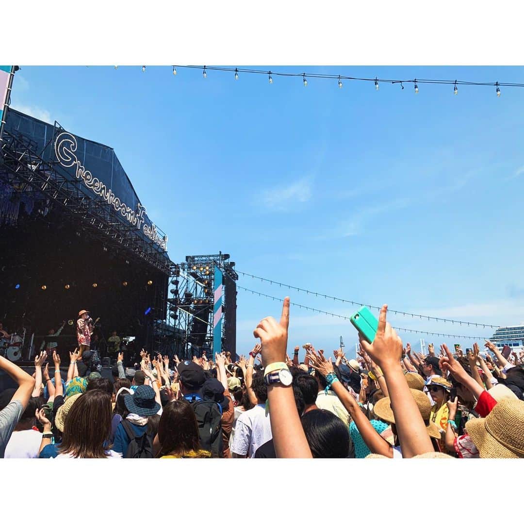 EGO-WRAPPIN'さんのインスタグラム写真 - (EGO-WRAPPIN'Instagram)「昨日は「GREENROOM」見に来て頂いたみなさんありがとうございました！ Blue Skyステージトップバッターで暑い中たくさんの方に集まって頂いて嬉しかったです！ ニューアルバムリリースツアーの初日（7/3）を横浜 yokohama bay hallにて行いますので、是非見に来てください。 @greenroomfestival  今週は「頂 -ITADAKI- 2019」で静岡に行きます！ 是非ご来場ください。 @itadaki_festival  #egowrappin #エゴラッピン #greenroom #greenroomfestival #赤レンガ倉庫 #頂2019 #itadaki2019 #吉田公園」5月27日 18時28分 - egowrappin_official
