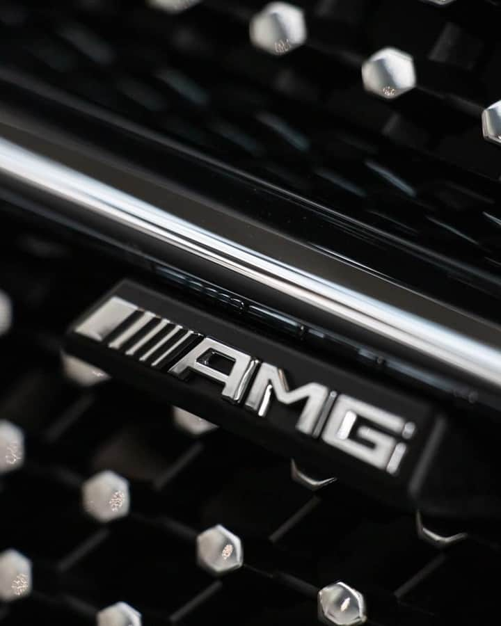 メルセデス・ベンツさんのインスタグラム写真 - (メルセデス・ベンツInstagram)「Details matter. 🌟 Photo by @mercedesbenzberlin. __________ [Mercedes-AMG E 53 4MATIC+ | Kraftstoffverbrauch kombiniert: 8,7–8,6 l/100 km | CO₂-Emissionen kombiniert: 200–197 g/km | http://mb4.me/nefz] . #MercedesBenz #MercedesAMG #AMG #⭐ #EClass #DrivingPerformance #mbfanphoto #automotivedesign #detailsmatter #mercedesmonday #mbcar」5月27日 18時30分 - mercedesbenz