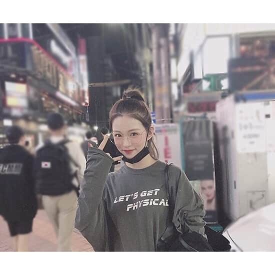 Mnetさんのインスタグラム写真 - (MnetInstagram)「⠀⠀⠀ 네가 없이 웃을 수 있을까 생각만 해도 눈물이 나 힘든 시간 날 지켜준 사람 이제는 내가 그댈 지킬 테니 ⠀⠀⠀ #채영 #폴킴님 #모든_날_모든_순간 #오늘처럼 #비오는날 #꼭들어보세요 #플로버들 #☘ #감수성 #폭발」5月27日 18時37分 - officialfromis_9