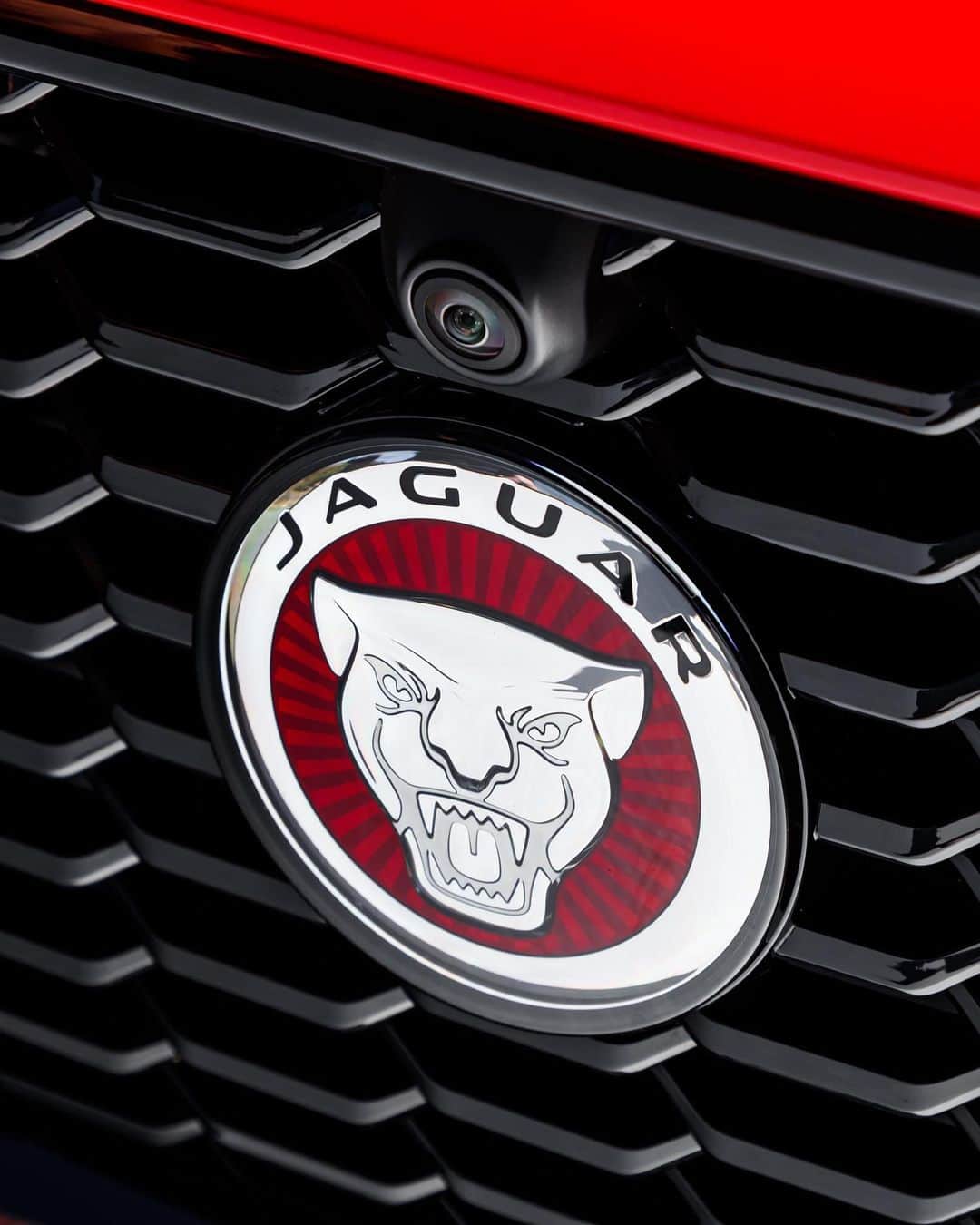 Jaguarさんのインスタグラム写真 - (JaguarInstagram)「How much more #MondayMotivation do you need?  #Jaguar #XE #Luxury #Premium #Sports #Saloon #AWD #CarsofInstagram #InstaCar #InstaDesign #CarsofInstagram」5月27日 18時52分 - jaguar