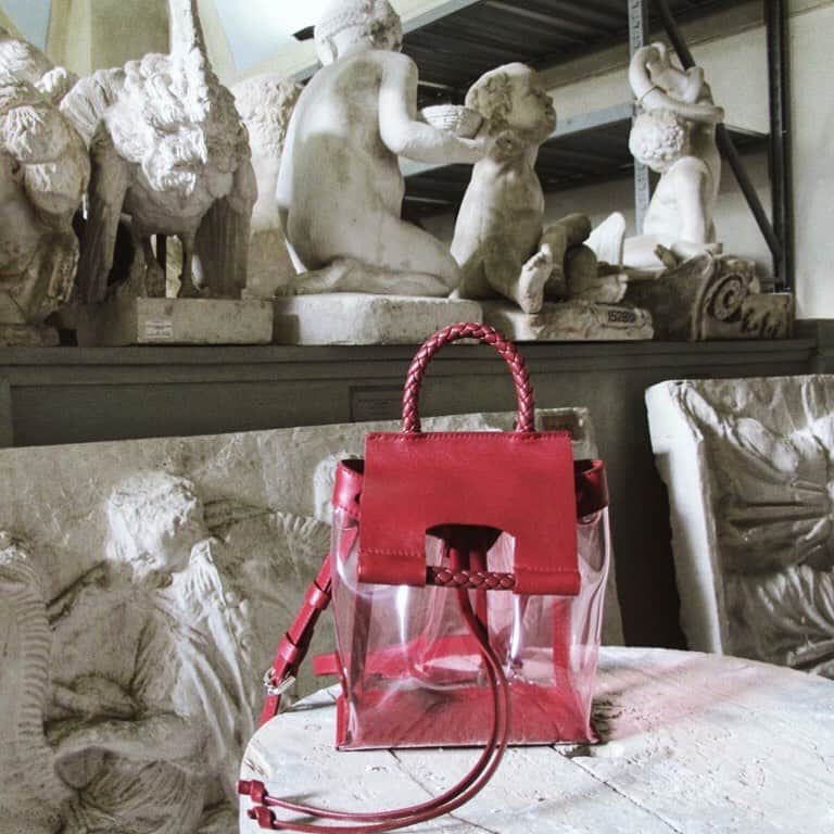 コルトモルテドさんのインスタグラム写真 - (コルトモルテドInstagram)「Presenting the Clear Priscilla Mini Backpack. It’s a piece of art. . . . . . #leathergoods #artisnal #cortomoldeo #backpack #itbag #minibag #newcollection #instorenow #online」5月27日 18時47分 - cortomoltedo