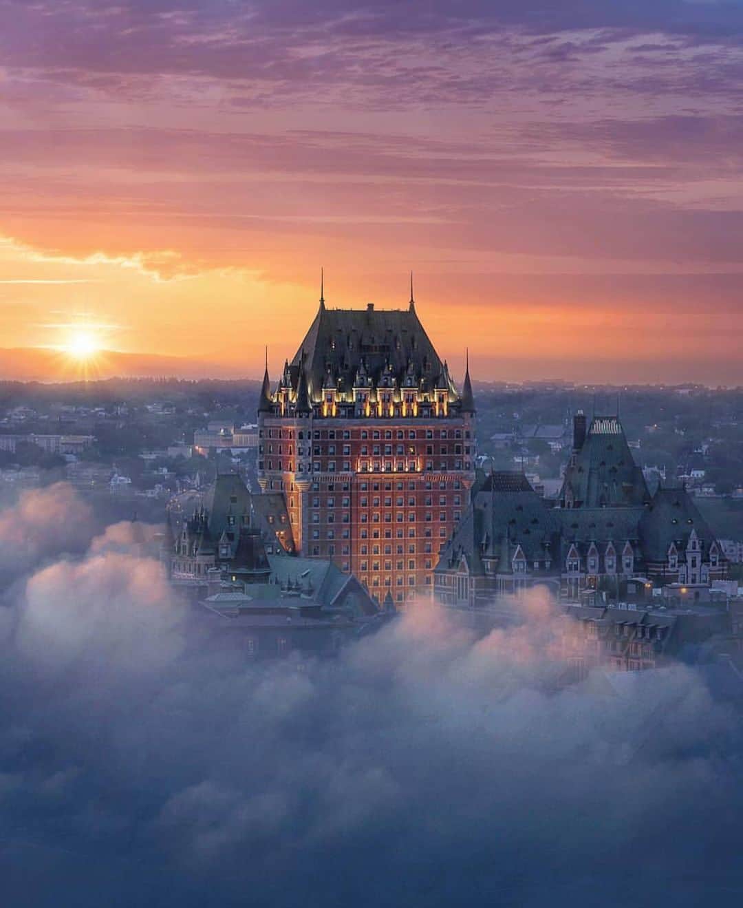 Canon Photographyさんのインスタグラム写真 - (Canon PhotographyInstagram)「Photography and Digital art | @manucoveney  Selected via our #cpfeatureme  Quebec, Quebec #sunset #castle #quebec」5月27日 18時49分 - cpcollectives