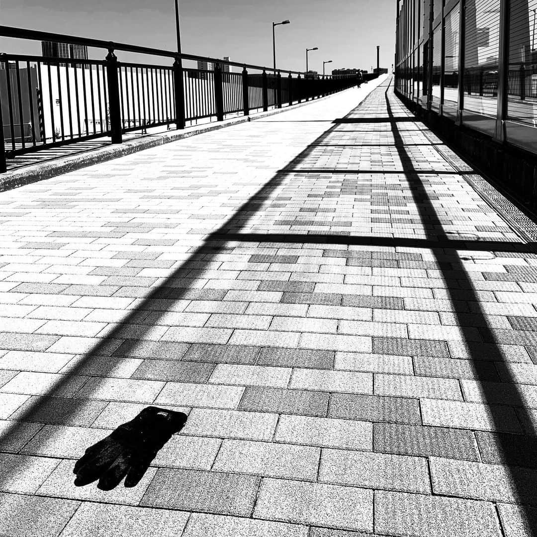 naotakeのインスタグラム：「遺失物 - A lost article / iPhone XR + Snapseed, 20190528 . . 建築家・村野藤吾の設計資料を見る。階段の手すりにはこだわりがある。人と建物がもっとも触れ合う部分だものね。 . . #royalsnappingartists #infamous_family #rsa_main #infinity_photo_cult #2_fineart #jp_gallery #jp_gallery_bnw #trb_bnw #wp_bnw  #bnw_life #bnwlife_member #bnw_life_shots #bnw_captures #world_bnw #top_bnw #team_jp_ #team_jp_モノクロ #ig_energy_bw #ig_nihon #streetphotographybnw #igersjp #blackandwhite #bnw #bnwphoto #monochrome #bw #bnwphotography #ShotOniPhone #shotoniphoneXR」