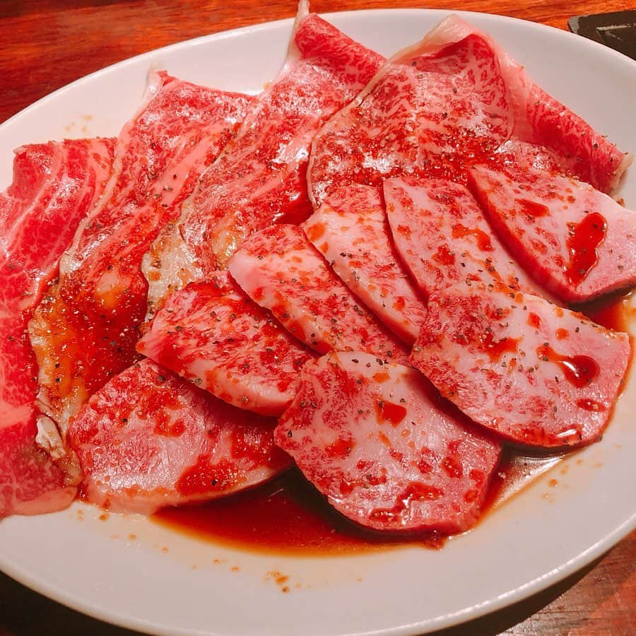 長久梨那さんのインスタグラム写真 - (長久梨那Instagram)「． kintanで焼肉❤️ このトリュフとキャビアの贅沢ユッケがめっちゃおいしかった😍💓 まだレバ刺しが食べられた頃、金舌のレバ刺し好きだったなぁ💕💕 また食べたい。。 #焼肉 #kintan #金舌 #ユッケ #トリュフ #キャビア #フォアグラ #三大珍味 #牛タン #レバ刺し #グルメ #東京 #恵比寿 #東京グルメ #グルメ女子 #グルメ情報 #食べスタグラム #フォローミー #japan #girl #girls #japanesegirl #japanesefood #japanesegourmet #gourmet #yakiniku #instagourmet #instagood #instadaily #followme」5月27日 19時02分 - rinanagahisa