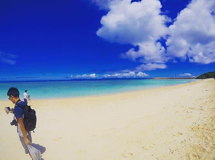 Be.okinawaさんのインスタグラム写真 - (Be.okinawaInstagram)「Blue meets blue at the Okinawan horizon. 📷@ryuki.mi  #nishihamabeach #haterumaisland #nishihama海灘 #니시하마비치  #하테루마섬 #ニシ浜 #波照間島 #beach #beachlover #beachside #beokinawa #visitokinawa」5月27日 19時03分 - visitokinawajapan