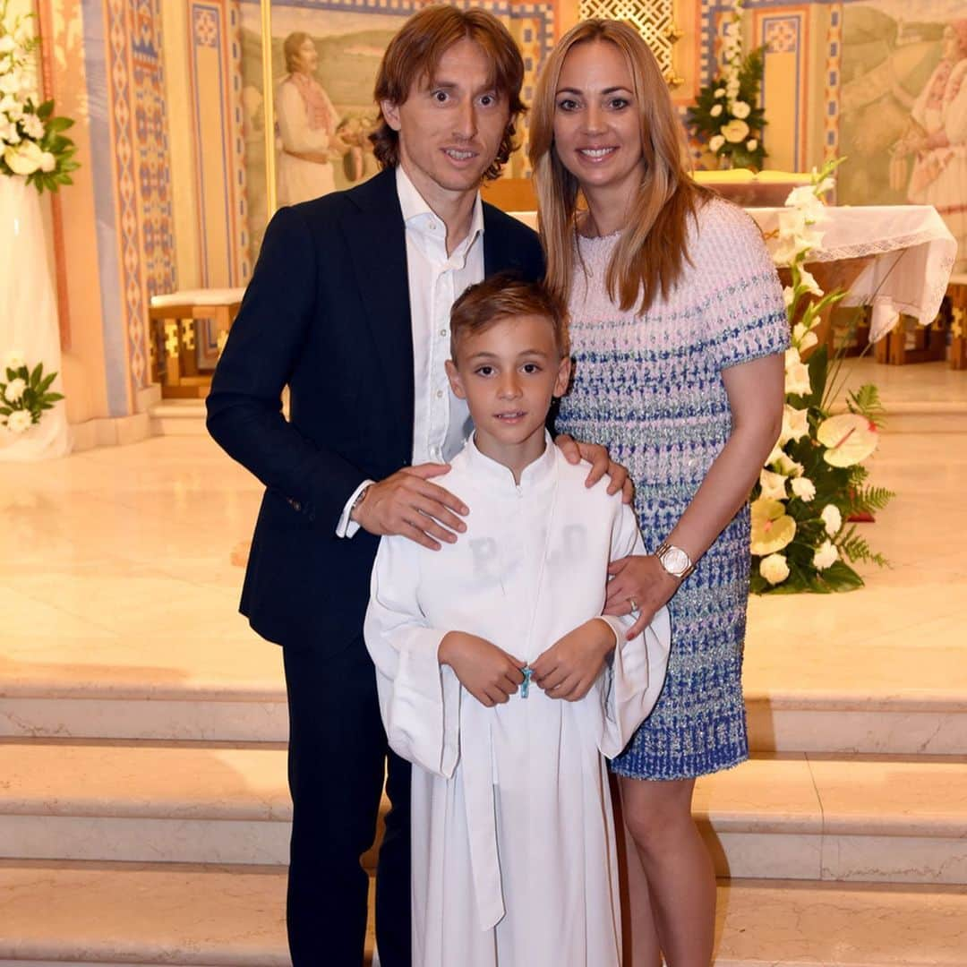 ルカ・モドリッチさんのインスタグラム写真 - (ルカ・モドリッチInstagram)「Ivano’s Communion! 🙏🏻❤️😍」5月27日 19時07分 - lukamodric10