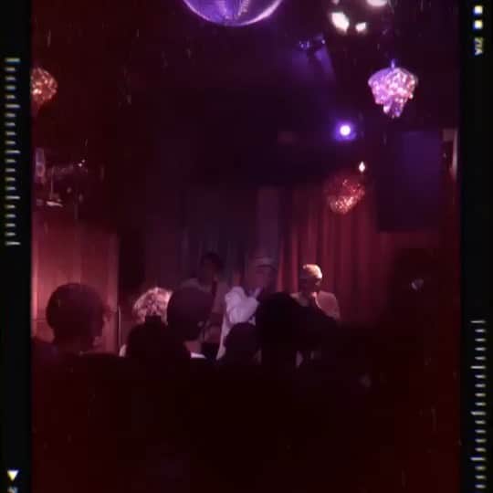 Yup’inのインスタグラム：「昨夜は、初の自主企画イベント 【ローゼの夜の品】🌹🇯🇵 @ebisubatica  パンクなあの子も、スーツのお偉いさんも、普段は喋らないあの人も私も、やっぱりJ-POPが大好きだ〜〜〜！ そして、あぁやって一体となってDJタイムやカラオケでも歌ってもらえるような楽曲を作りたい。 って身をもって実感したよ。 最高のお客さんと最高の出演者と最高の箱とスタッフと音楽に救われた夜でした！ 本当にありがとうございました！ . また主催したらきてくれる？✨ . 1. Take Me Away 2. Humanity 3. 恋心 4. 何度でも/ DREAMS COME TRUE 5. Lemonade 6. Believe in yourself . 🎸: Keishu Shimano 🎹: @riki_hisamitsu 🎤: @ryotracks ↑最強のサポーターたち。愛してんぜ！ . #夜品 #ヤピン #yupin #kickashow #eill #ななみ #倉沢よしえ #谷原亮 #cadode #seiki #skipthechips #jaguar #himawari #tomono #ryotracks #久光力 #島野桂周 #恵比寿バチカ #バチカ #batica #jpopイベント #jpopナイト #日本語 #邦楽 #邦楽ポップス」