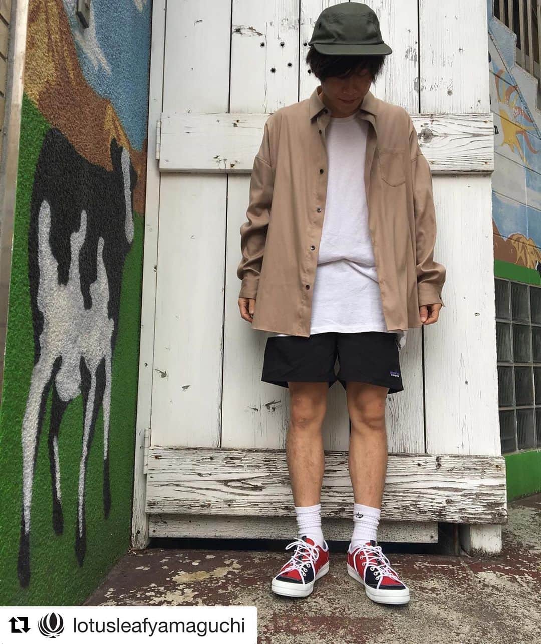 のインスタグラム：「#Repost @lotusleafyamaguchi with @get_repost ・・・ 【RFW POP UPSTORE】  SANDWICH-LO STANDARD -Crazy Trico- ¥11,000＋TAX  鮮やかな配色が特徴的な 今季の新色《クレイジートリコ》 RFWでは珍しい 内外の配色までチェンジした 今季おすすめの1足です。  #RFW  #リズム #スニーカー #トリコロール #ootd #新色 #スニーカー #tokyo」