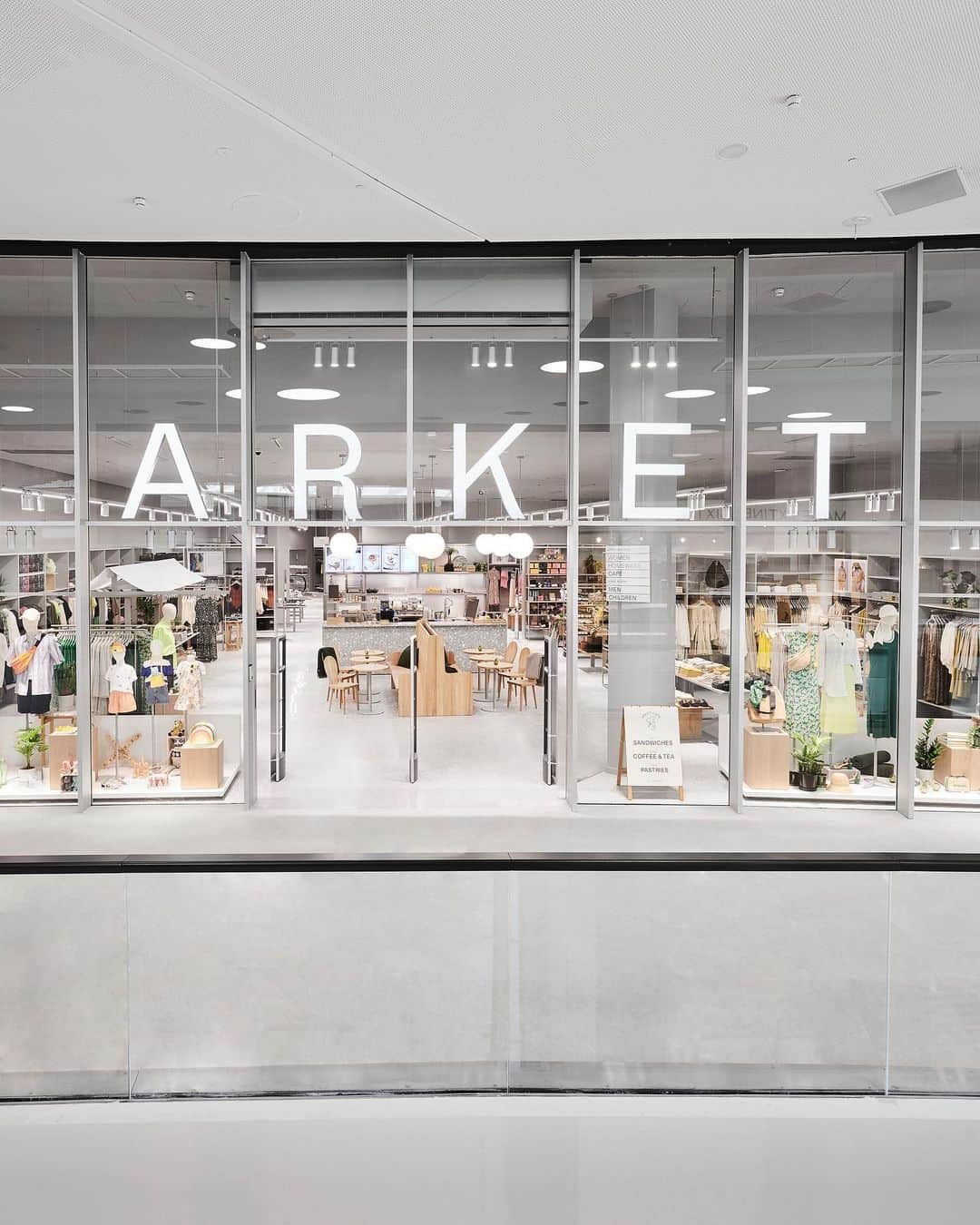 ARKETさんのインスタグラム写真 - (ARKETInstagram)「ARKET’s store in Luxembourg, at Boulevard F. W. Raiffeisen 25 in the new Cloche d’Or district, opens this Tuesday, 28 May at 9:00. Enjoy 10% off on all items during the opening week. #ARKET」5月27日 19時23分 - arketofficial