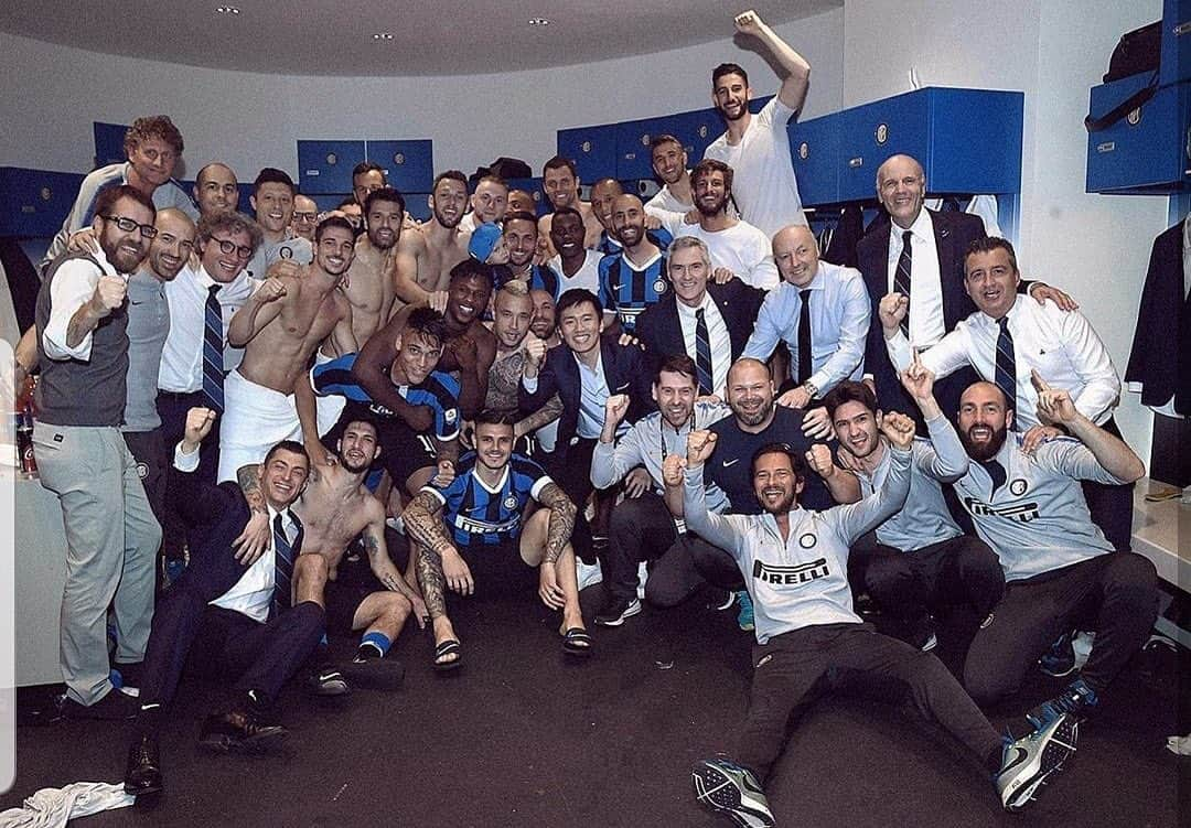 セドリック・ソアレスさんのインスタグラム写真 - (セドリック・ソアレスInstagram)「Bravi ragazzi! Siamo in Champions League! 💪 #ForzaInter」5月27日 19時29分 - cedricsoares41