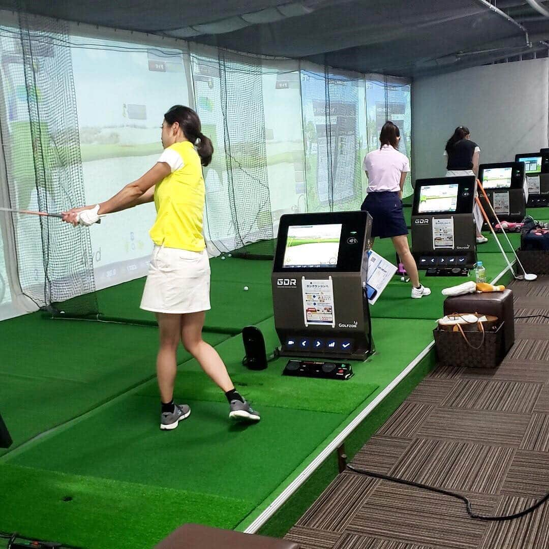 GINGERさんのインスタグラム写真 - (GINGERInstagram)「ゴルフチーム5期メンバー 第9回練習会⛳️ レッスンは最終章に！ 次回はいよいよゴルフ場でのコースレッスンです🏌️‍♀️ . #gingergolfteam #gingergolfteam5期生 #ルコックゴルフ #アコーディアゴルフ #7月コースデビュー #ゴルフ女子 #女子ゴルフ」5月27日 19時34分 - ginger_magazine