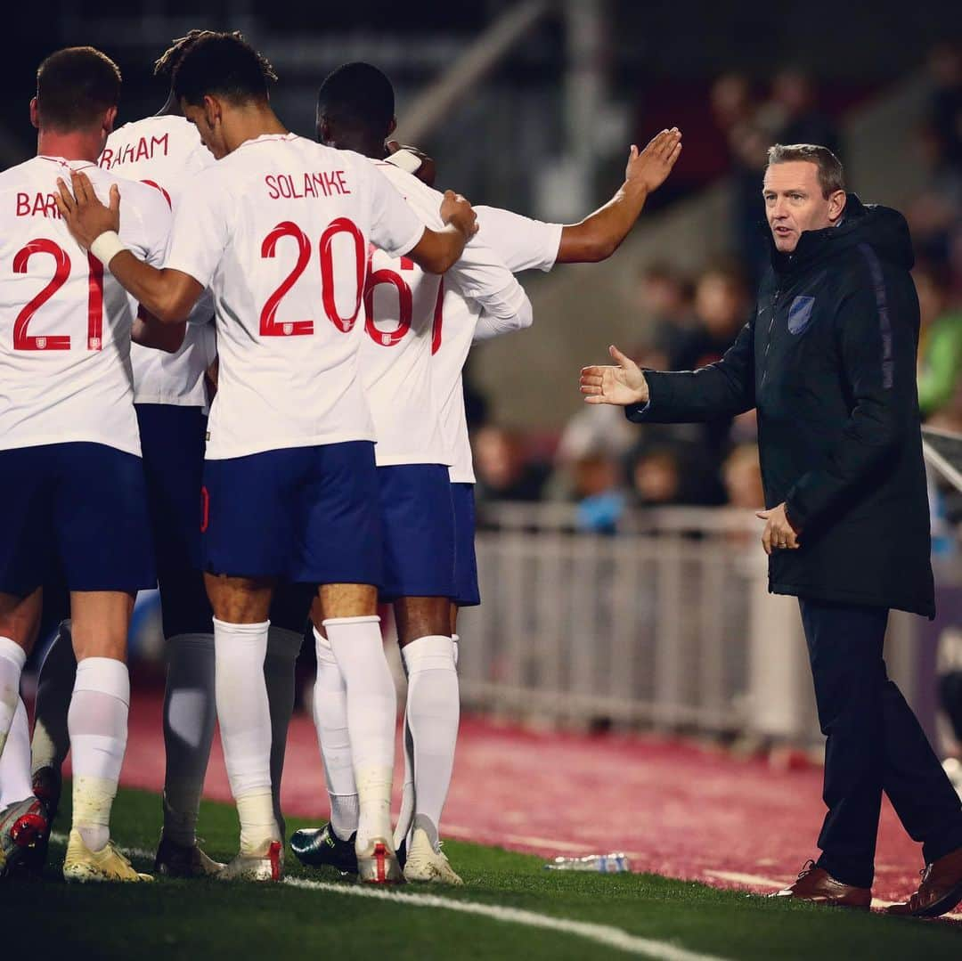 サッカー イングランド代表チームさんのインスタグラム写真 - (サッカー イングランド代表チームInstagram)「All set for the #U21Euro 💪」5月27日 19時45分 - england