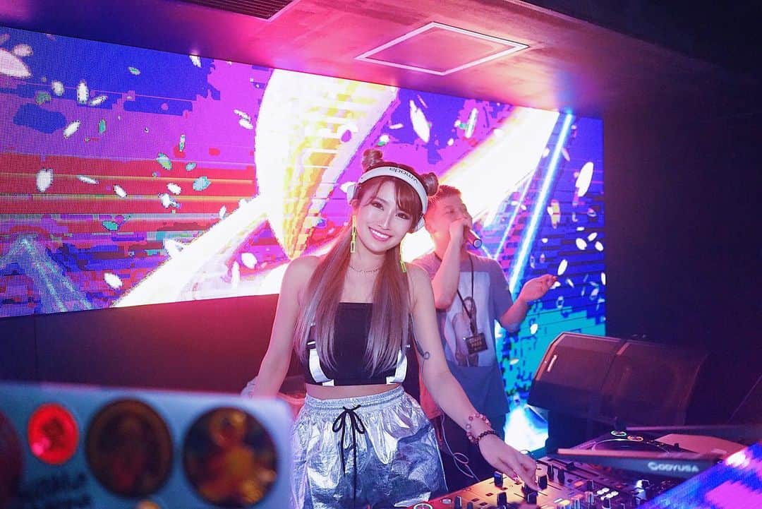 鈴木まりなのインスタグラム：「Awesome💥  ⁠⁠#dj #girlsdj #femaledj #asiandj #Japanesedj #djlife #djingismylife #djinglife #djlifestyle」