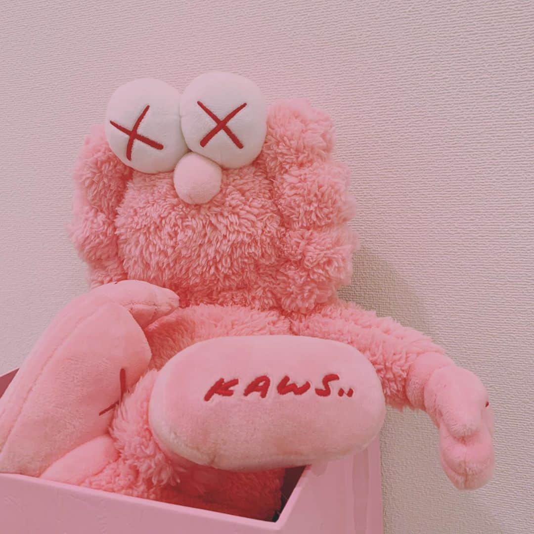 新木優子さんのインスタグラム写真 - (新木優子Instagram)「Thanks @kaws ...☺️」5月27日 19時40分 - yuuuuukko_