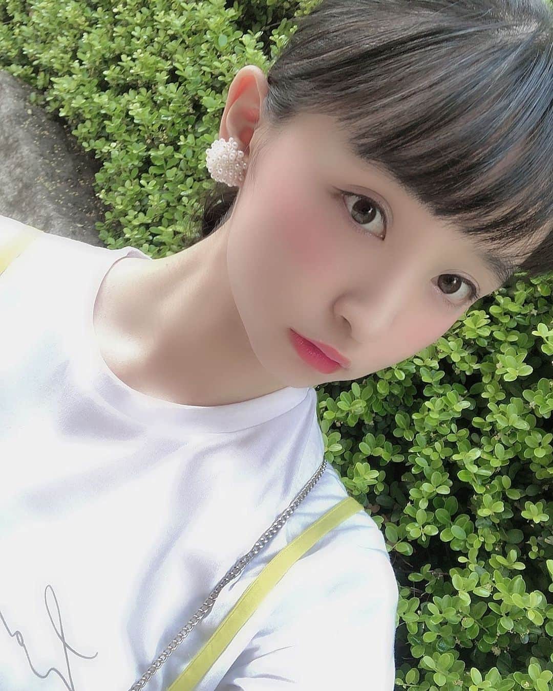窪田彩乃のインスタグラム：「さわやか もう夏です 早く涼しくなーれ #selfie」