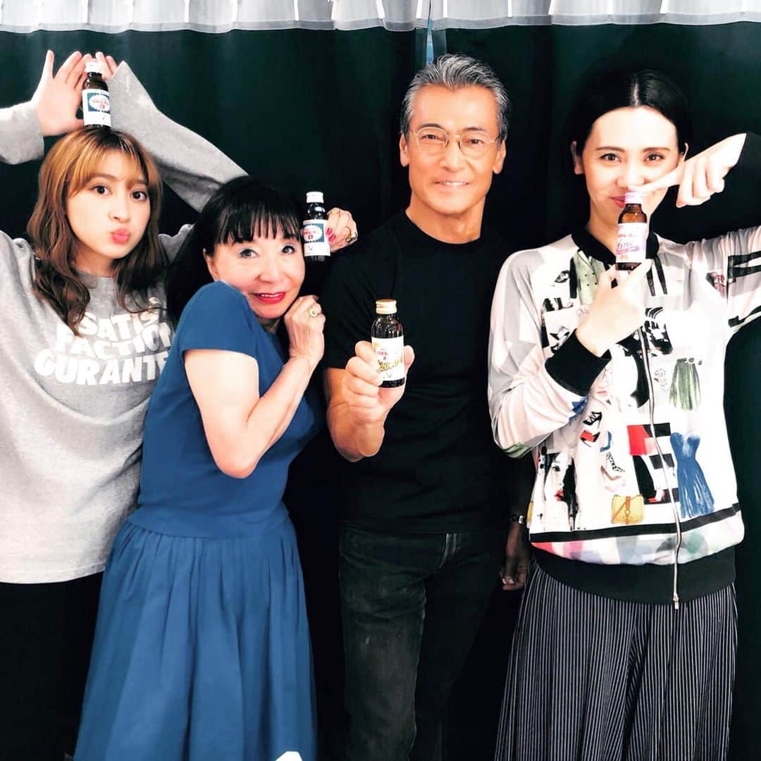 緒月遠麻さんのインスタグラム写真 - (緒月遠麻Instagram)「☆ #四季の庭 公演中に 地震などありましたが 無事なんとか 終わりましたー！！ ✨ 声で表現する 朗読ってやっぱり好きだなぁ〜と 改めて 実感した 濃厚な4日間でした。笑  共演した 皆さまとも 仲良くして頂き #渡辺裕之 さん本家と ファイト一発‼️ 写真撮って頂いたのは よい思い出です✨  皆さま 本当に ありがとうございました👵🍵 ✨ さっ‼️ 寝ます。笑 #爆睡」5月27日 19時53分 - toma_ozuki