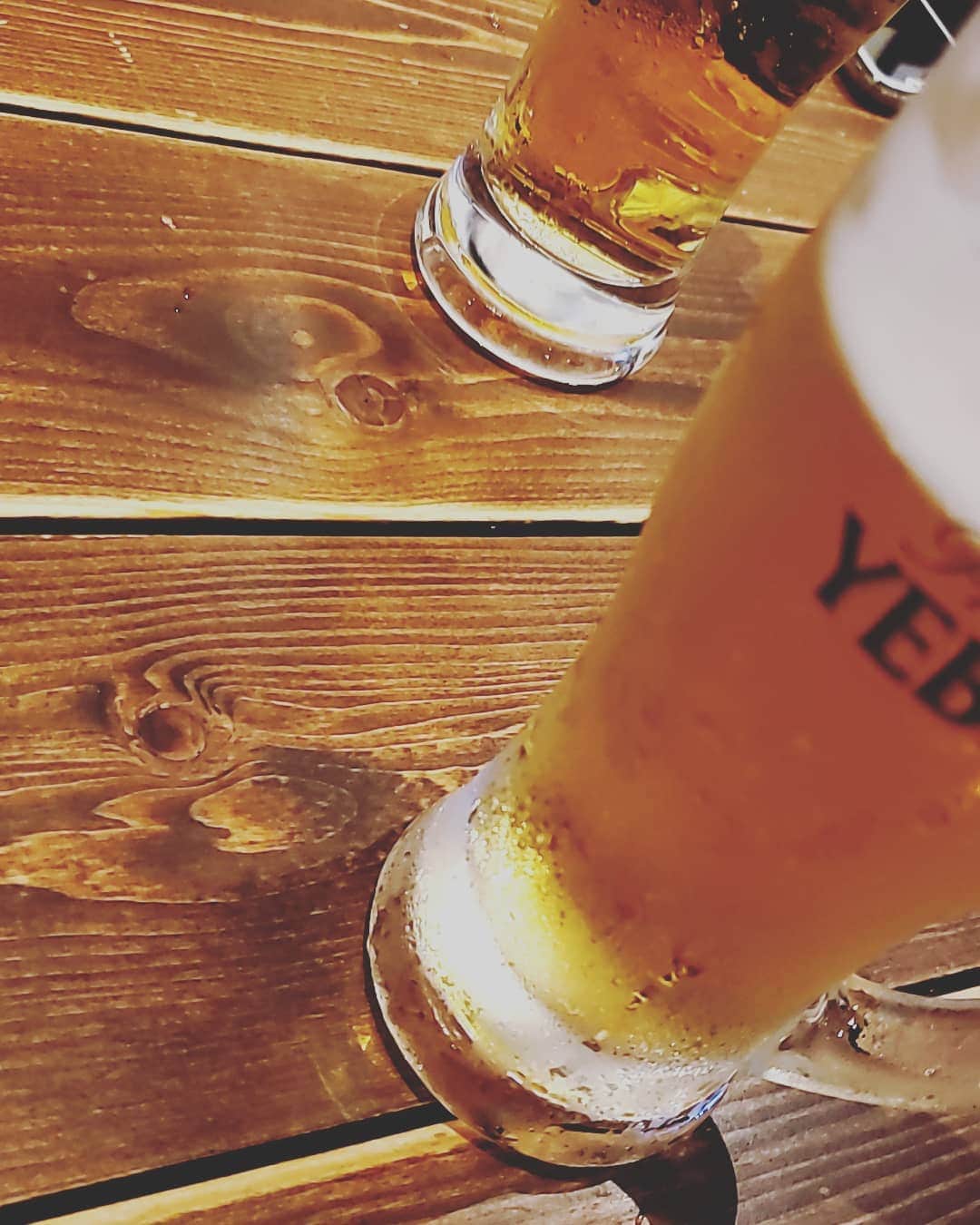 涼平さんのインスタグラム写真 - (涼平Instagram)「久しぶりに友達と🍺☺ 糖質を気にして最近ホッピーに逃げていたんだけど、ビール美味しい。  早めからのんびり飲んでます🍺  #ビール #🍺 #beer」5月27日 19時53分 - mm_peko