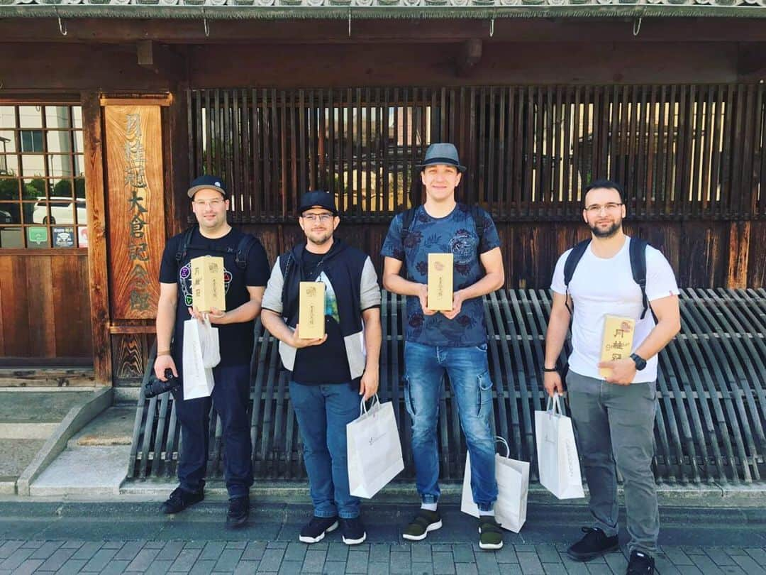 MagicalTripさんのインスタグラム写真 - (MagicalTripInstagram)「🍶 ：Kyoto Sake Brewery & Tasting Tour 📍 ：Kyoto 📸 ：Magical Trip Local Guide ------------------------------------------------------------------------------------------------------------------ #magicaltrip#magicaltripcom#japantour #tokyotour #wheninjapan #love_bestjapan #igersjapan #ig_japan #team_jp_#tokyo #tokyotour #discovertokyo #tokyonight #tokyomemory #thingstodoinkyoto #magicaltripkyoto #tokyobarhopping #barhopping #visittokyo #tokyojapan #magicaltriptour #japantravel #japantrip #visitjapan #visittokyo #ilovejapan #lovejapan #japanlover #kyototrip #osakatrip #kyototravel」5月27日 20時02分 - magicaltripcom