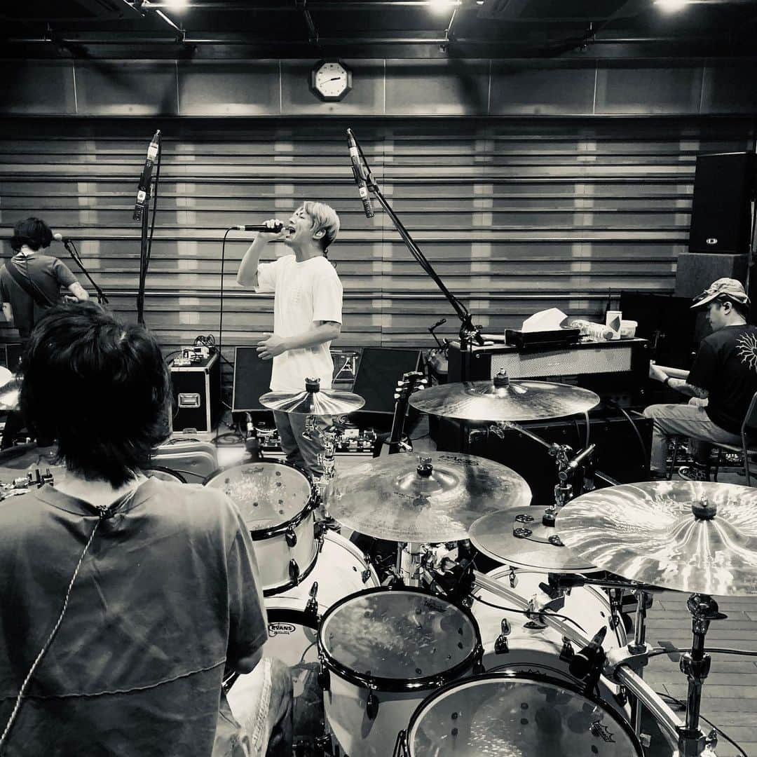 Nothing’s Carved In Stoneさんのインスタグラム写真 - (Nothing’s Carved In StoneInstagram)「"百万石音楽祭2019 ～ミリオンロックフェスティバル～"へ向けてのリハーサルでした。﻿ ﻿ Nothing's Carved In Stoneは、6/2(日)13:20〜立山ARENA(3号館)へ出演します。﻿ ﻿﻿﻿ #nothingscarvedinstone #ナッシングス #ncis #silversunrecords #ミリオンロック」5月27日 20時24分 - nothingscarvedinstone