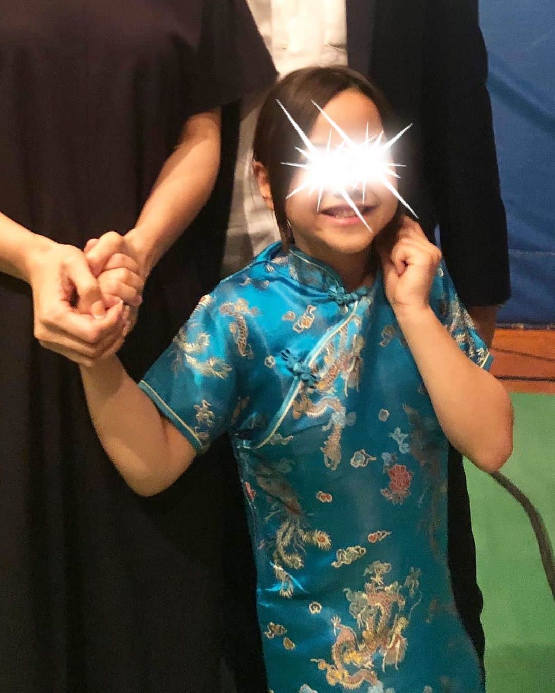 吉原珠央さんのインスタグラム写真 - (吉原珠央Instagram)「娘のミュージカル発表会へ♫ 大勢の人たちの前で、力一杯、演じていました。 練習頑張っていたものね^_^  #学校 #パフォーマンス #ミュージカル #頑張りました #ずっと見てたよ #mulan」5月27日 20時37分 - tamaoyoshihara