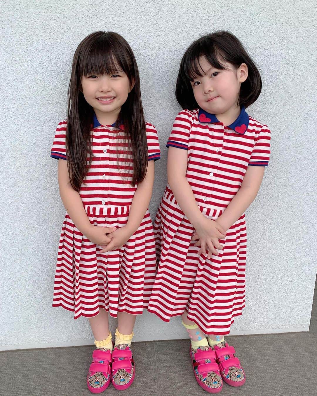 吉田沙保里さんのインスタグラム写真 - (吉田沙保里Instagram)「双子コーデ♥️♥️♥️ 超ー可愛い🥰 二人とも気に入ってくれたみたいで良かったぁー💓 やっぱり女の子は可愛い服がいっぱいあっていいね😘 #双子コーデ #グッチ #ワンピース #靴」5月27日 20時40分 - saori___yoshida