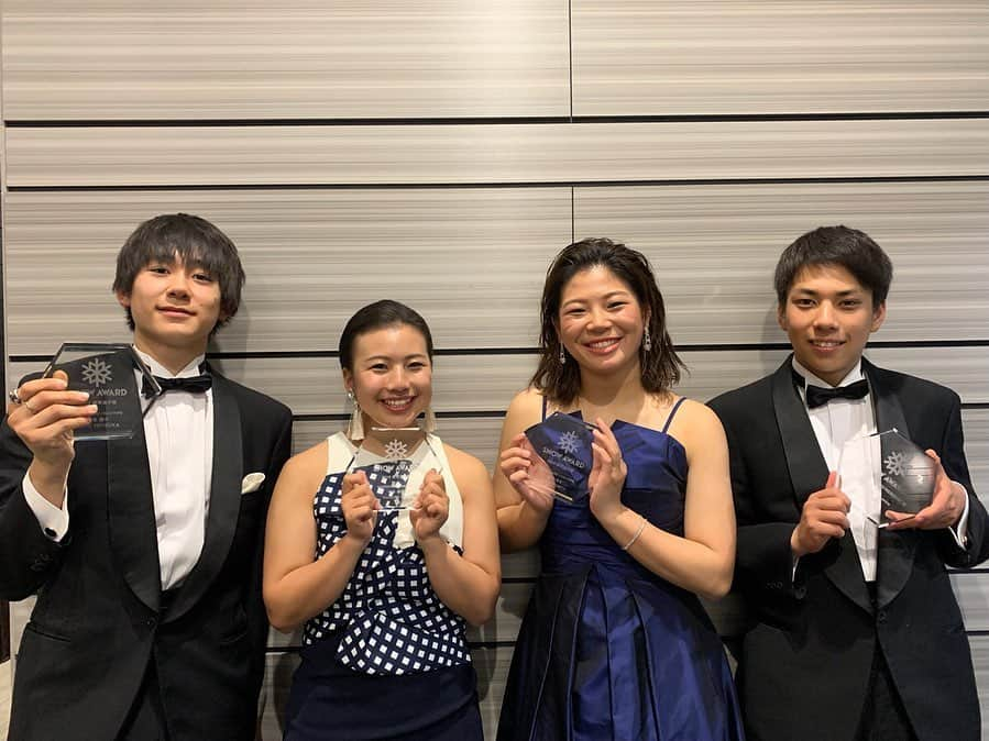 今井胡桃さんのインスタグラム写真 - (今井胡桃Instagram)「今シーズンSNOW AWARDで優秀選手賞を受賞することが出来ました！ いつも応援ありがとうございます☺️ .  Dress @sophieetvoilatokyo  Hair make @maisondeblanche . . #burton #burtonjapan #anon #プリオホールディングス #ヴィラデマリアージュ #callafactory #ark #cocopalm #snowboard #halfpipe」5月27日 20時40分 - kurumi924