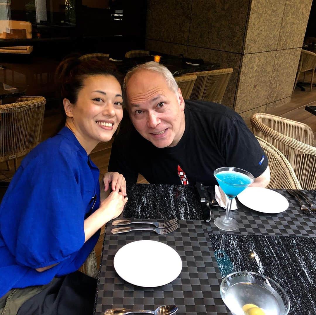 池田有希子のインスタグラム：「初めて行った Morton's The Steakhouse 、お味もホスピタリティも最上級でした！久しぶりの2人揃っての完全オフ日にタンパク質チャージやぁ🥩 #mortonsthesteakhouse」