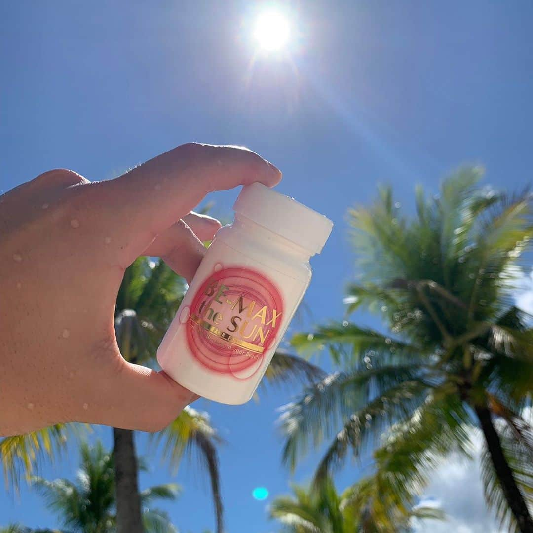 ビーマックスさんのインスタグラム写真 - (ビーマックスInstagram)「塗るから飲むへの新習慣【BE-MAX the SUN】  紫外線に負けない肌を【BE-MAXtheSUN】で作りましょう！！ #環境#環境美容#UVケア #bemaxthesun#メラニン#日焼け止め#美白#美白ケア#美容情報#美肌ケア#継続#美肌#今から#instadaily#sun#healthy#lifestyle#ポリフェノール#シミ#予防#紫外線#アウトドア#ストップ#便利#飲む#サプリ#日焼け#安心」5月27日 20時51分 - bemaxinfo