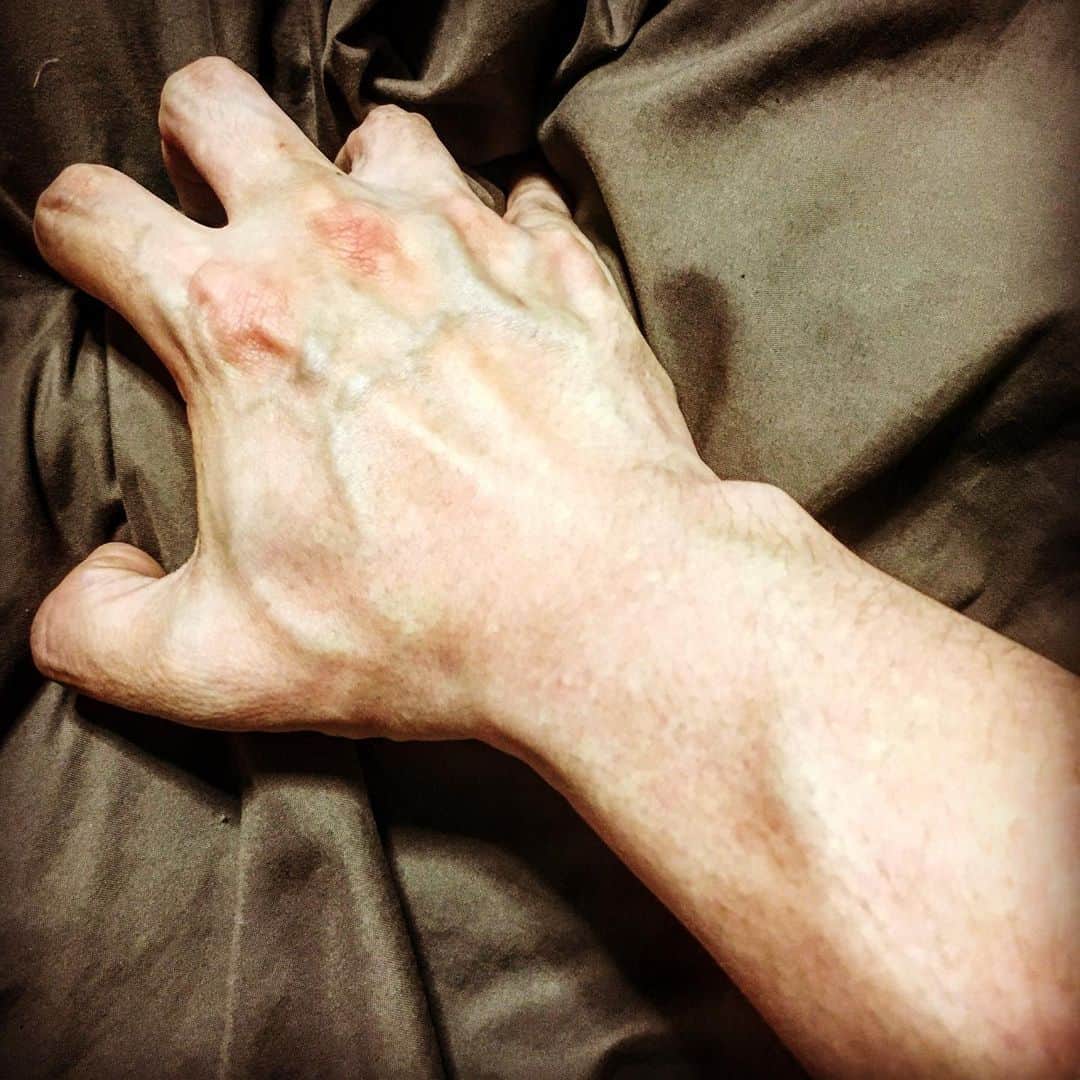 斉藤伸也さんのインスタグラム写真 - (斉藤伸也Instagram)「腕に血管が浮くタイプの肥満人(ひまんちゅ)  #kekkan #himanchu」5月27日 20時52分 - shytoshinya