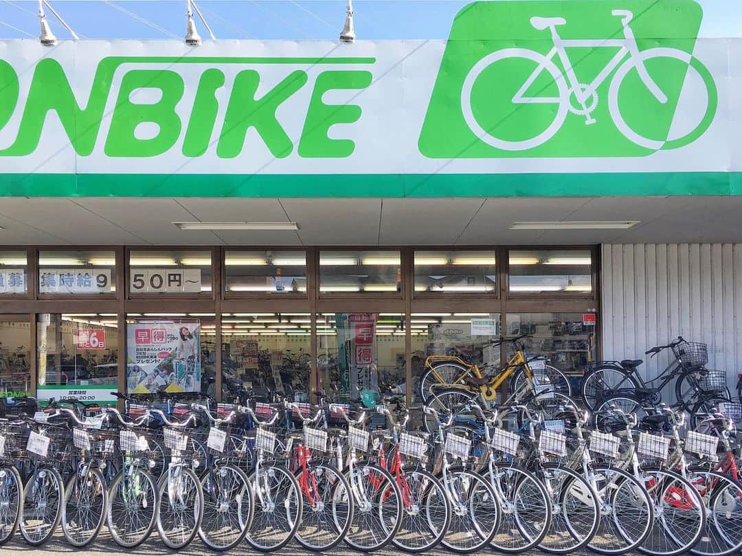 Yasuhito Shigakiのインスタグラム：「. . Bicycle shop 🚲 . . #ザ壁部 . Saitama, Japan」
