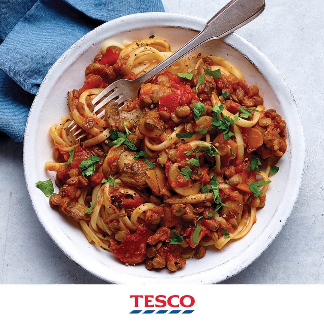 Tesco Food Officialさんのインスタグラム写真 - (Tesco Food OfficialInstagram)「There are 2 cures for Mondayitis. One is a bank holiday. The other is a wholesome dinner to set up a great week, like this #MeatFree mushroom and lentil linguine. Aromatic. al dente and absolutely satisfying - all with only 5 ingredients.  Ingredients  300g Linguine 500g pack frozen Mushroom Medley 390g tin Green Lentils 350g tub Chargrilled Vegetable Sauce 15g Flat Leaf Parsley, roughly chopped  Cook 300g Linguine to pack instructions; drain and return to the pan. Meanwhile, heat 1 tbsp olive oil in a large frying pan over a medium-high heat. Add a 500g pack frozen Mushroom Medley and cook for 7 mins until softened. Increase the heat to high and cook for 4-5 mins until most of the liquid from the mushrooms has evaporated. Reduce the heat to medium and add a drained 390g tin Green Lentils and a 350g tub Chargrilled Vegetable Sauce. Simmer gently for 5 mins, stirring occasionally. Season to taste, then stir into the pasta. Toss well, divide between 4 shallow bowls and scatter over 15g roughly chopped Flat Leaf Parsley to serve.」5月27日 21時04分 - tescofood