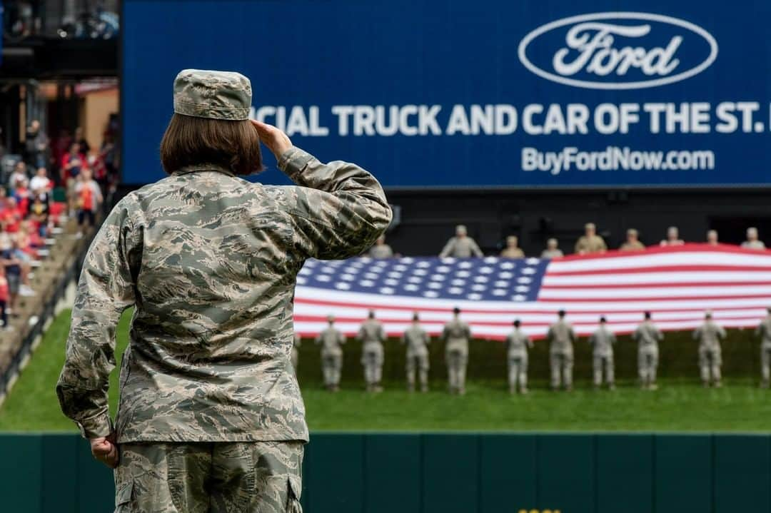 セントルイス・カージナルスさんのインスタグラム写真 - (セントルイス・カージナルスInstagram)「On this #MemorialDay, we honor those who made the ultimate sacrifice serving our country.」5月27日 21時00分 - cardinals