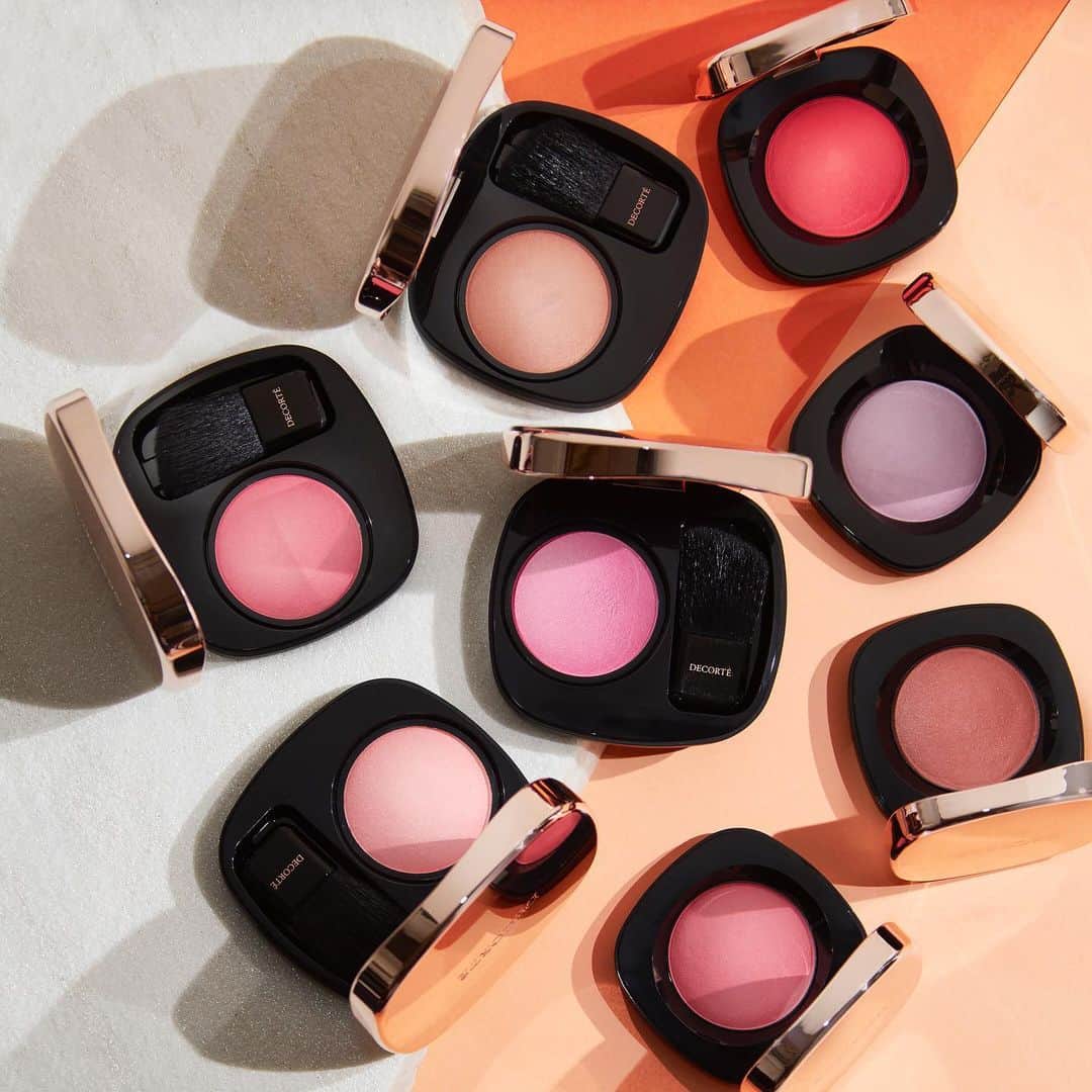 DECORTÉさんのインスタグラム写真 - (DECORTÉInstagram)「Lift those cheekbones up to the heavens! DECORTÉ Cream Blush texture is plush, blending into skin for a dreamy, glowing radiance. Choose from 8 shades to create definition and intensify your look.  Available @Saks and online. .  #Decorte #blush #Cosmetics #Decorté #beautytip #madeinjapan #kose #creamblush #makeup #Saks #saksbeauty #skincare #creamy #definition #cheekbones #highlights」5月27日 21時00分 - decortebeauty