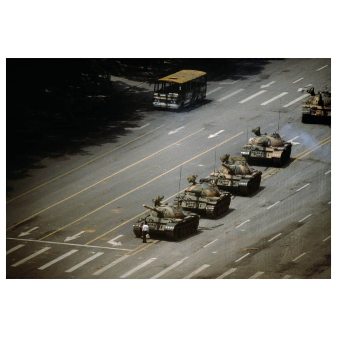 Magnum Photosさんのインスタグラム写真 - (Magnum PhotosInstagram)「"The photograph has gradually become metonymic for Tiananmen, overwriting the images that were so compelling at the time and that spoke to the massacre that had occurred. Why would this be so?" - Stuart Franklin . Today on Magnum, Stuart Franklin reflects on photographing 'Tank Man' 30 years ago, as well as the role that global media and political expediency play in making such images the ‘icons’ they are seen as today. Link in bio. . PHOTO: 'The Tank Man' stopping the column of T59 tanks. Tiananmen Square. Beijing. China. June 4, 1989. . #StuartFranklin / #MagnumPhotos . #Beijing #TiananmenSquare」5月27日 21時01分 - magnumphotos