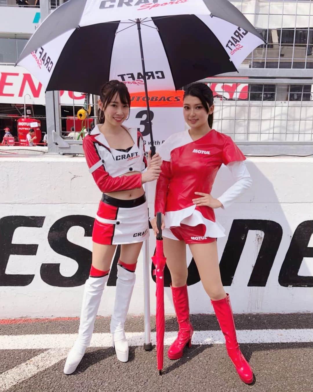 のインスタグラム：「SUPER  GT Rd.3 決勝レース、３号車は9番手でチェッカーを受けました。 熱い応援ありがとうございました！  Thank for supporting Car.No 3 CRAFTSPORTS MOTUL  GT-R. My team finished the SUPER  GT race in Top 10.  #supergt2019 #sgt #suzukacircuit #motorsports #carracing #craftsports_motul_gtr #motorsportsjapan #gtr #スーパーgt #鈴鹿サーキット #モータースポーツ #モータースポーツ女子 #レースクイーン #RQ #followus」