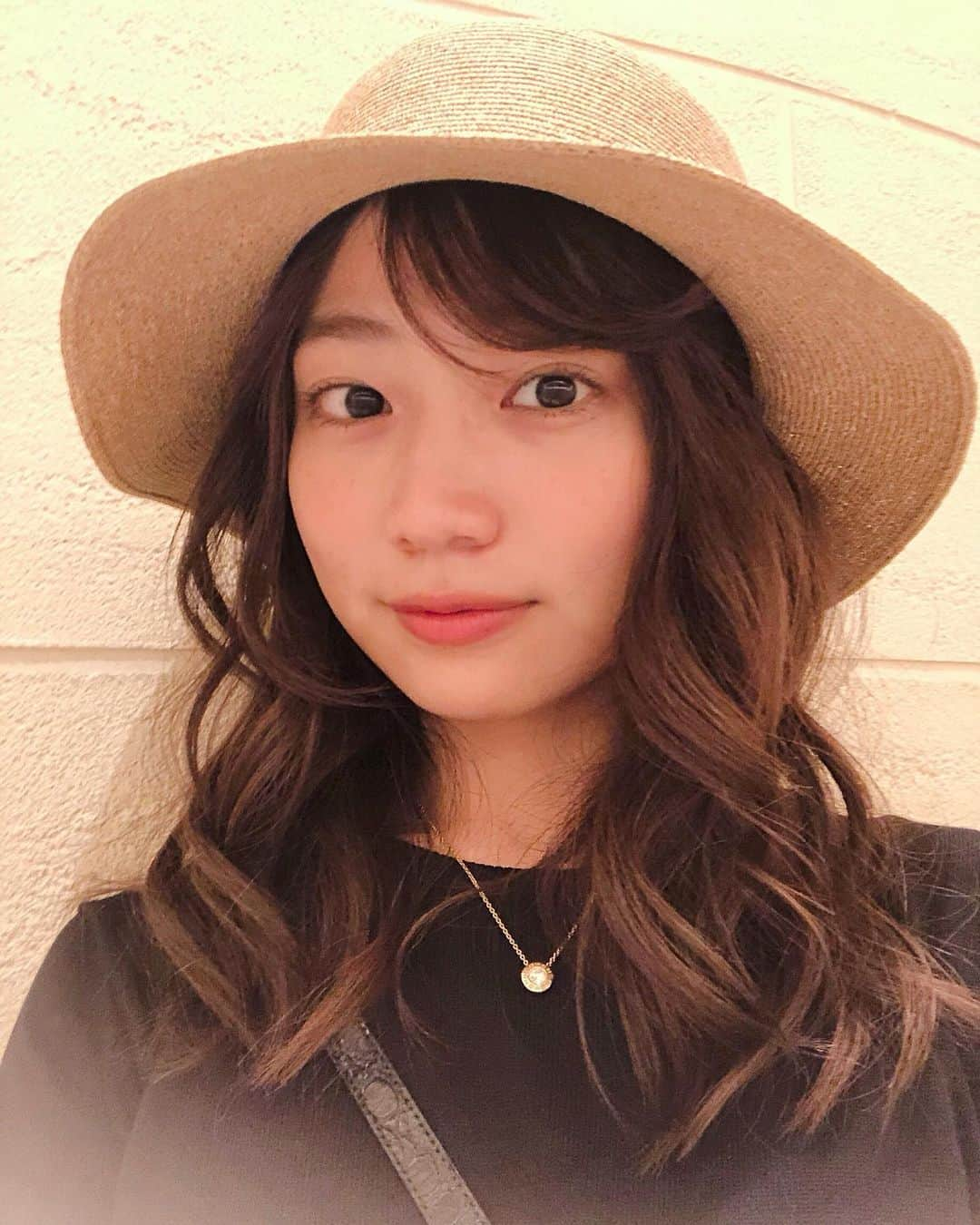 村上奈菜さんのインスタグラム写真 - (村上奈菜Instagram)「おnewの麦わら帽子🌻 こんないきなり夏がくるとは🎐」5月27日 21時05分 - murakami__nana