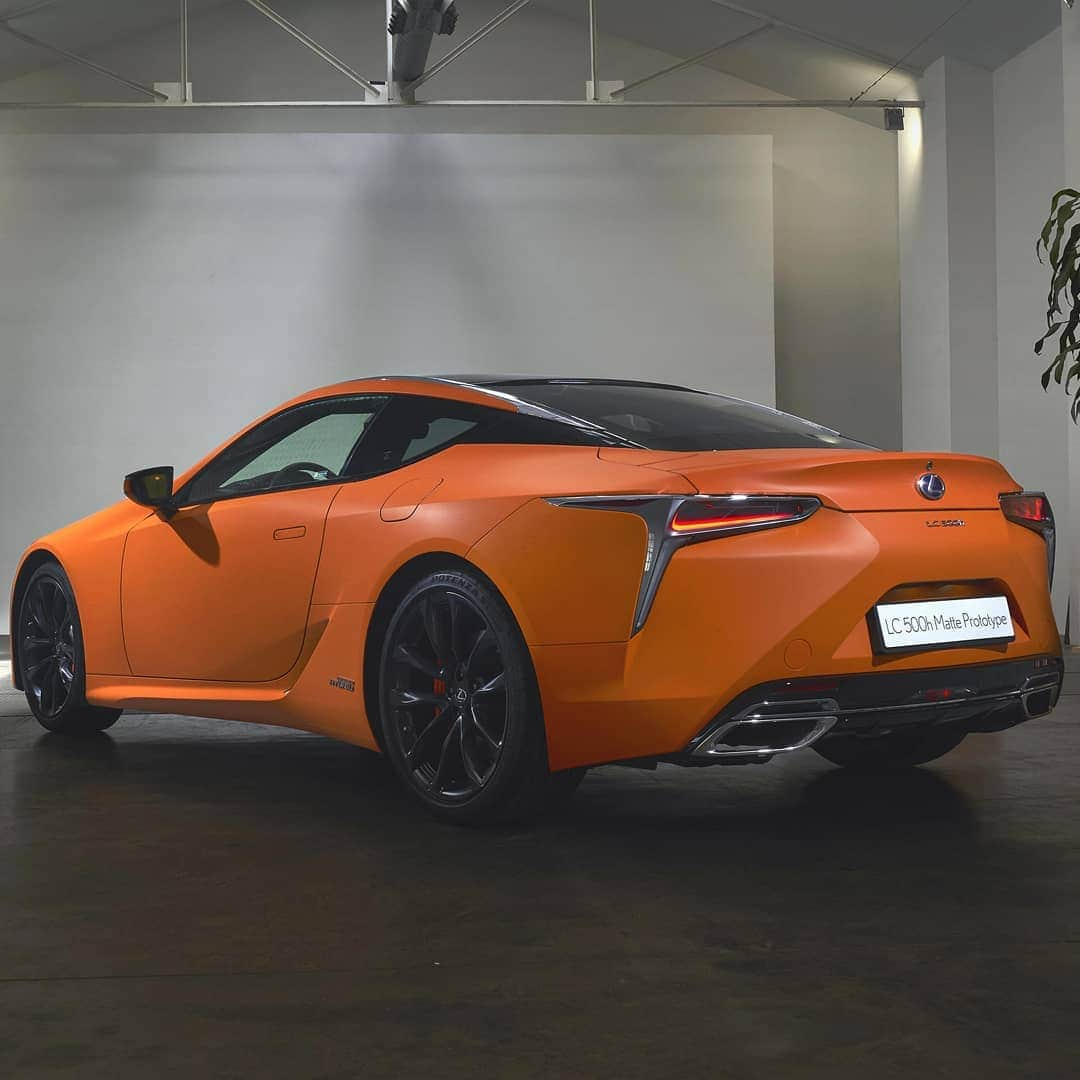 Lexus UKさんのインスタグラム写真 - (Lexus UKInstagram)「#LexusRC  #LexusNX #LexusLC Matte Prototype  Which is your favourite orange Lexus?  #Design #CarDesign #Automotive #Lexus #Orange #CarsofInstagram」5月27日 21時21分 - lexusuk