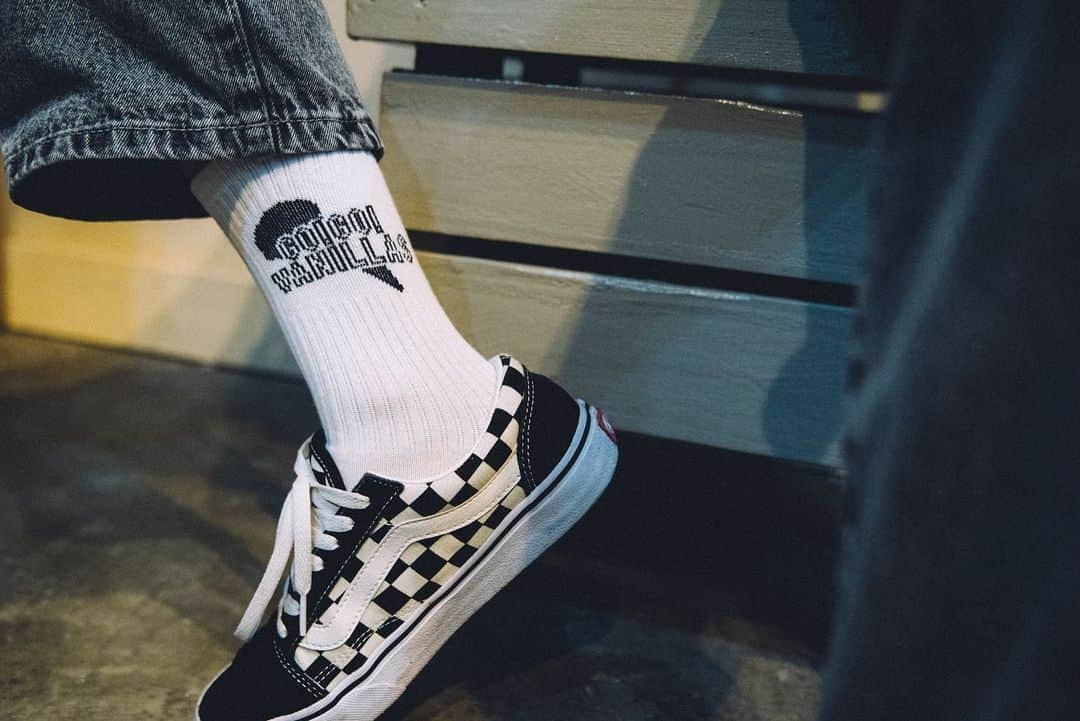 go!go!vanillasさんのインスタグラム写真 - (go!go!vanillasInstagram)「【「THE WORLD TOUR 2019」グッズ大公開！】 ・WAVY LOGO SMARTPHONE GRIP ・WAVY LOGO SOCKS ・G!G!V Vanilla flower ナップサック ・「THE WORLD TOUR 2019」ステッカーセット ・Who ate this cream soda? フォトブック」5月27日 21時16分 - go_go_vanillas_official