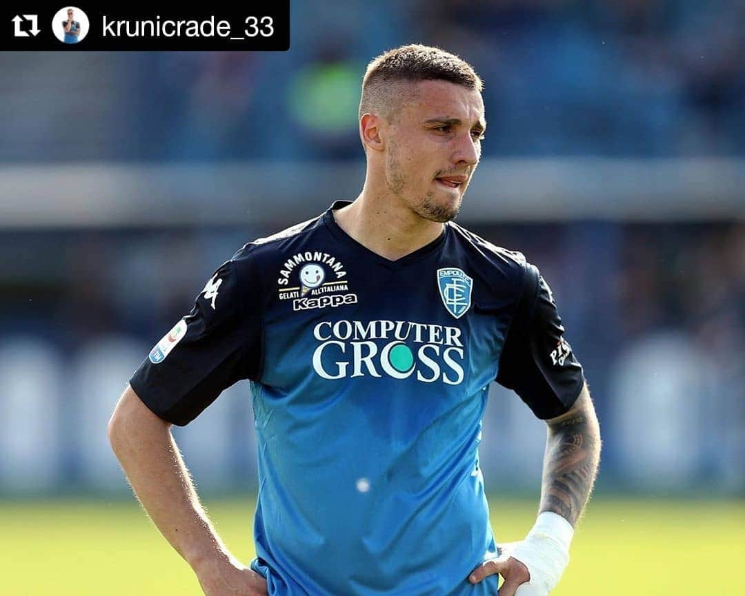 エンポリFCさんのインスタグラム写真 - (エンポリFCInstagram)「#Repost @krunicrade_33 (@get_repost) ・・・ Il calcio è anche questo. INGIUSTIZIA. Sonò molto arrabbiato con me stesso perché non potevo aiutare ai miei compagni al momento più difficile. Allo stesso tempo fiero di far parte di questo gruppo e di quello che abbiamo fatto questo anno. Grazie ai tifosi che ci credevano insieme con noi fino alla fino. Abbiamo perso la battaglia ma in piedi con la testa alta. Orgoglioso di essere Empolese! 💙」5月27日 21時19分 - empoli_fc_official